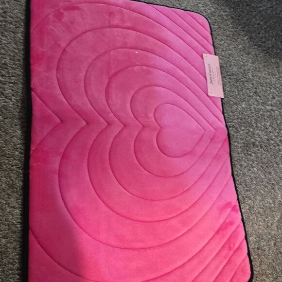 Juicy Couture Home Heart Embossed Memory Foam Bath Rug - Picture 5 of 8